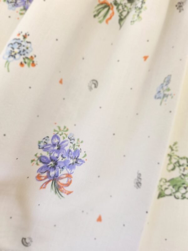 tissu_upcyclé_gris_a_fleur_bleu tissu calin tout doux upcycle